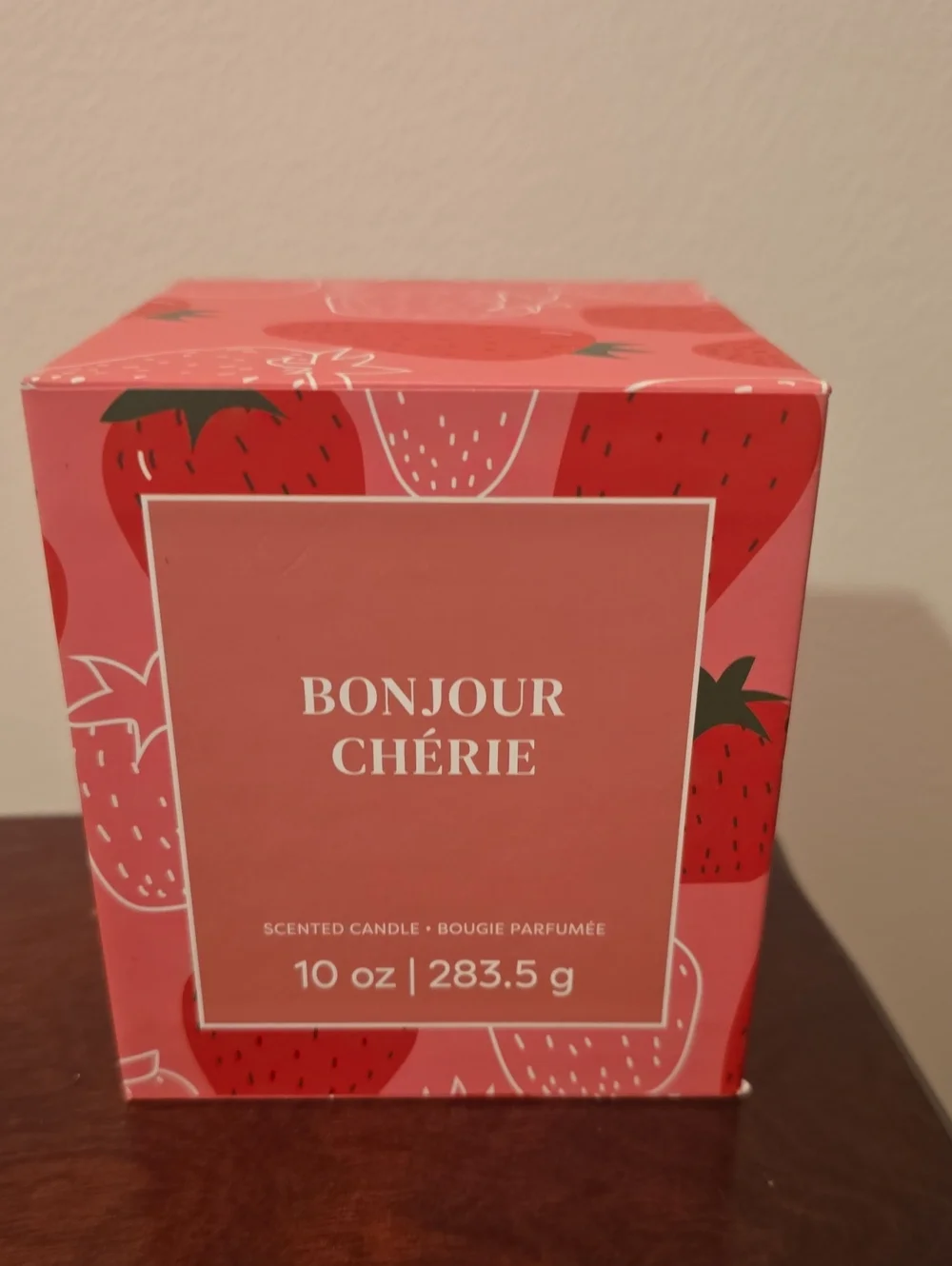 Bonjour Chérie Strawberry Scented Candle - Pink